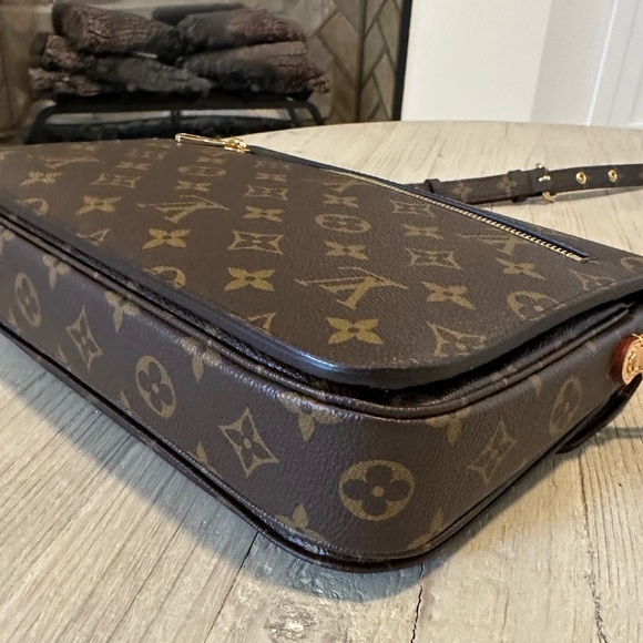 Louis Vuitton Pochette Métis - Picture 4 of 4